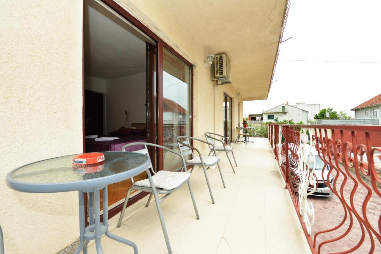Apartmani Ivan Kaštela Esterno foto