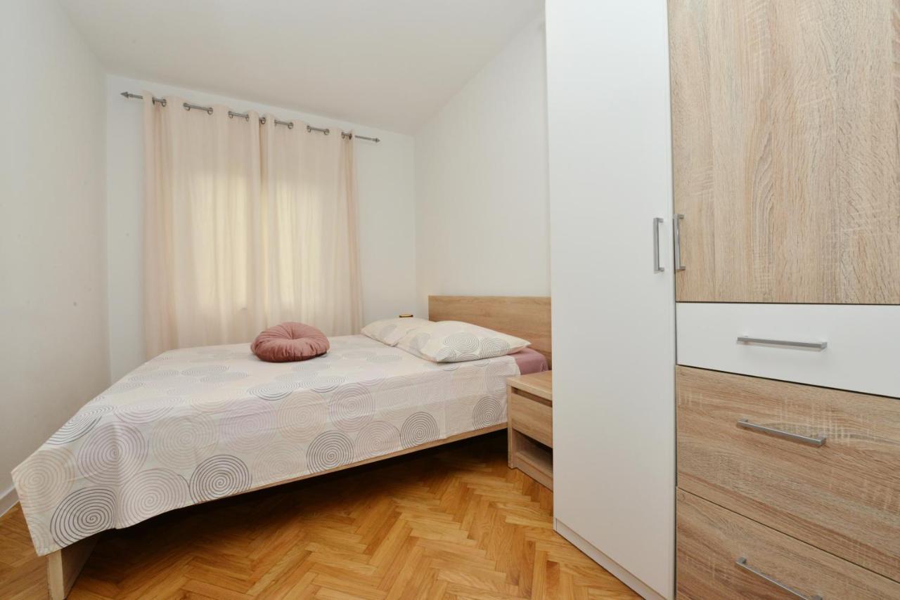 Apartmani Ivan Kaštela Esterno foto