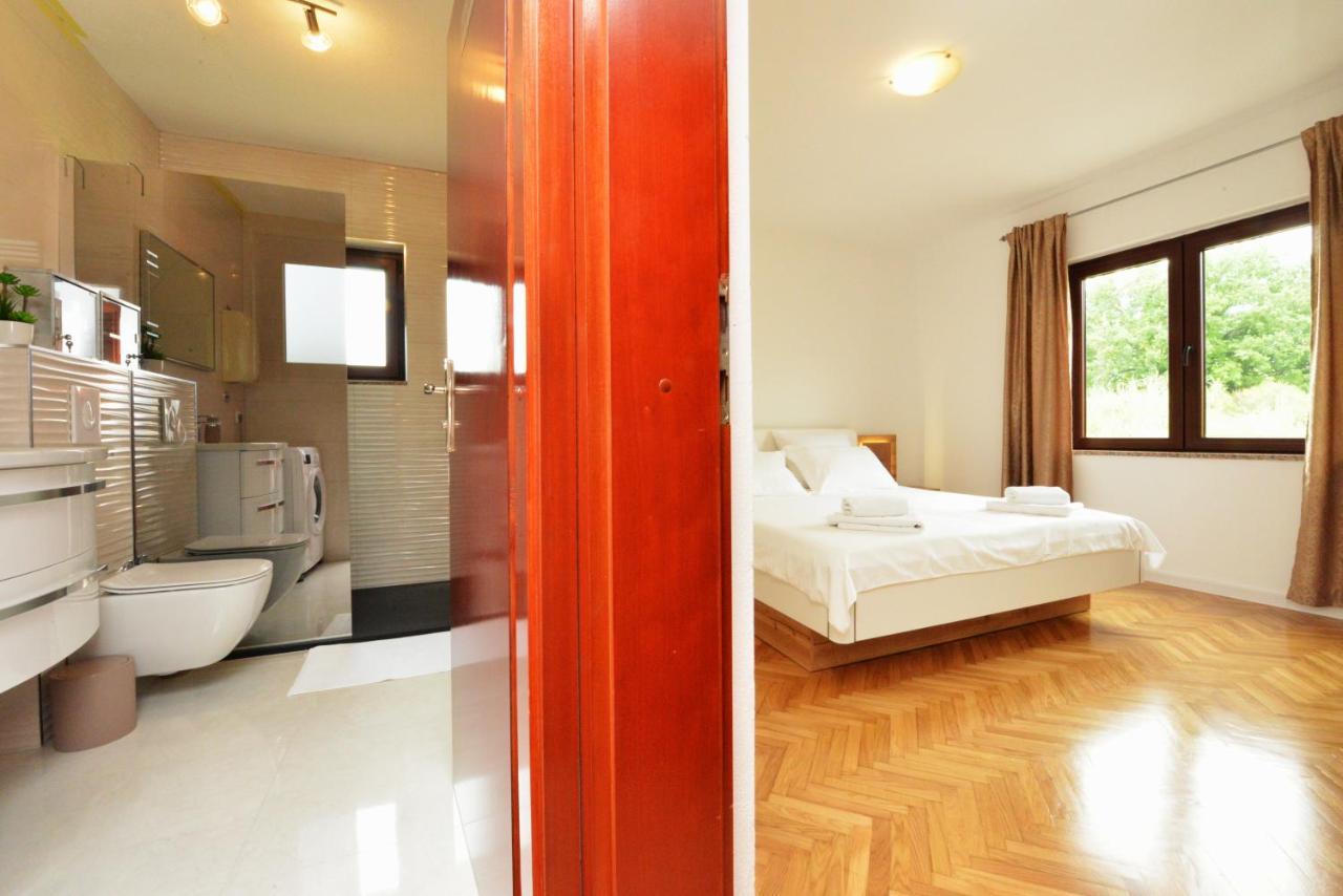 Apartmani Ivan Kaštela Esterno foto