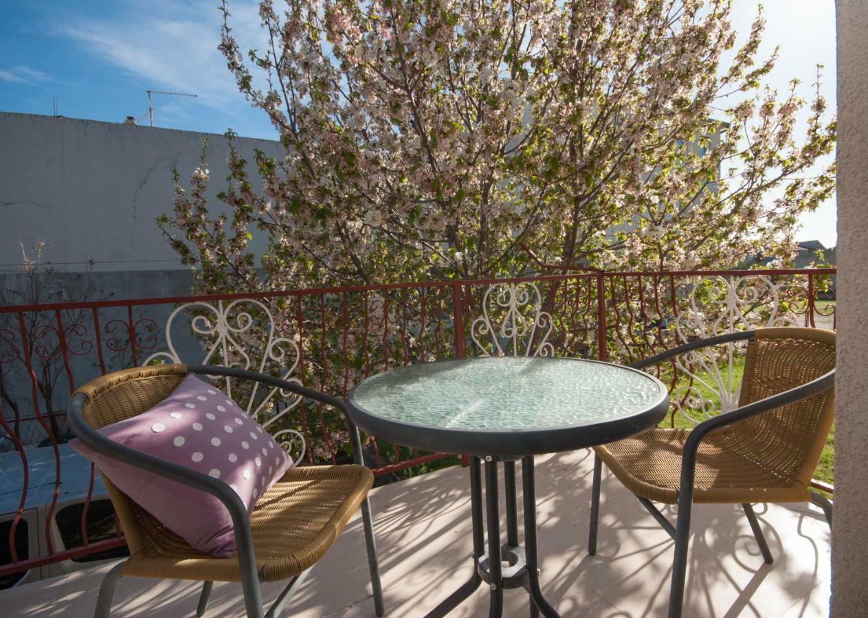 Apartmani Ivan Kaštela Esterno foto